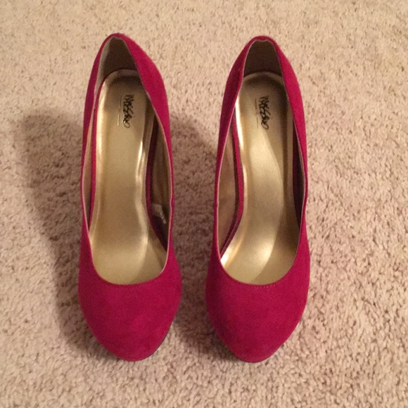 Mossimo Burgundy Heels - Picture 2 of 4